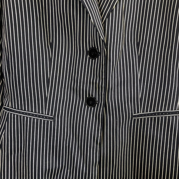 Tahari Blue & White Pinstriped Blazer/Jacket - Picture 4 of 8